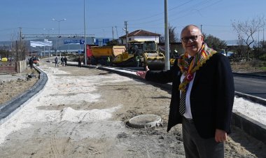 Şehit Ali Rıza Akbaş Caddesi’nde prestij cadde düzenlemelerine start veren Manisa Büyükşehir Belediye Başkanı Cengiz Ergün