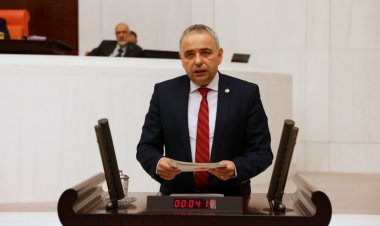 AHMET VEHBİ BAKIRLIOĞLU  CHP MANİSA MİLLETVEKİLİ     "EMEKLİYE GELİNCE PARA YOK"