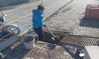 Gördes’te Beş Mahallenin Yağmursuyu Izgaraları Temizlendi