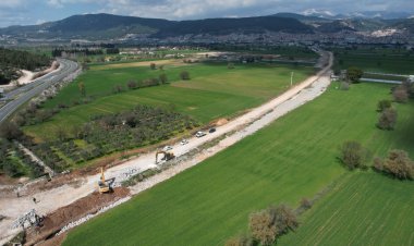 Başkan Gürün Menteşe'de devam eden yol çalışmasını inceledi