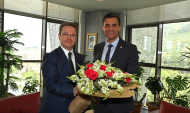 Vali Ünlü’den Başkan Zeyrek’e Hayırlı Olsun Ziyareti