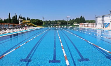 AKHİSAR BELEDİYESİ OLİMPİK YÜZME HAVUZU YENİ SEZONA KAPILARINI AÇIYOR