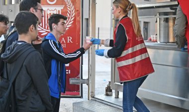 AKHİSAR BELEDİYESİ’NDEN ÖĞRENCİLERE SICAK DOKUNUŞ
