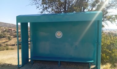 Kula’da Otobüs Duraklarının Bakımları Yapıldı