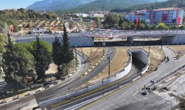 Manisa Ulaşımına Yeni Bir Nefes: Cumhuriyet Kavşağı Açıldı