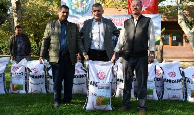 Büyükşehir’in Tohum Desteği Devam Ediyor