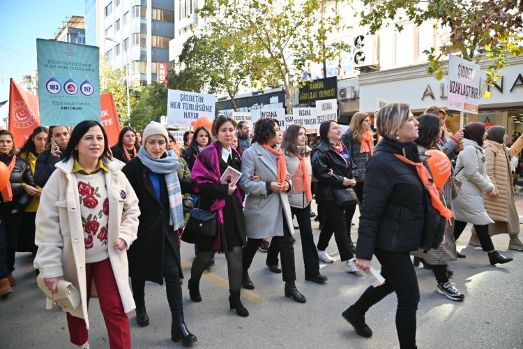 Manisa’da Kadına Yönelik Şiddete Birlikte “Dur” Dediler