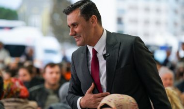 Büyükşehir’in İftar Sofrası Muradiye’de Kuruldu