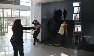 Büyükşehir Belediyesi’nden Öğrencilere Yönelik Deprem Tahliye Tatbikatı