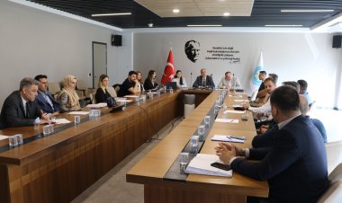 Manisa Enerji Platformu’ndan ilçe belediyelerine güneş enerjisi sistemleri eğitimi