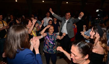 Manisalı kadınlar Anneler Günü’nde Bahar Matinesi ile eğlendi