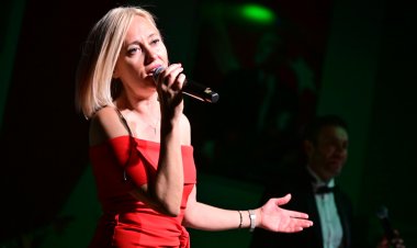 Büyükşehir Belediyesi Pop Orkestrası İlk Konserini Verdi