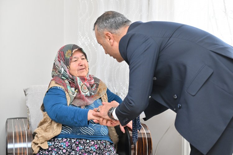 Büyükşehir’den şehit annelerine Anneler Günü ziyareti