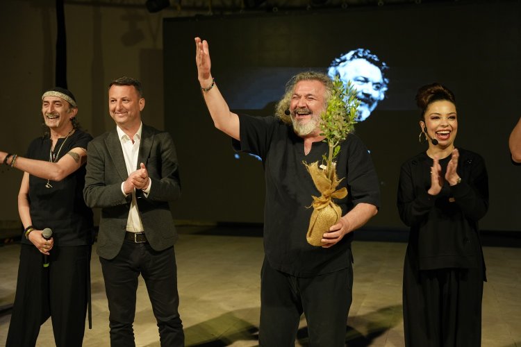 Çağlak Festivali Sanatla Perdelerini Açtı: Müfit Can Saçıntı Akhisar’da Sahne Aldı
