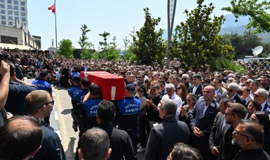 On Binlerle Birlikte Başkanımızı Son Yolculuğuna Uğurladık