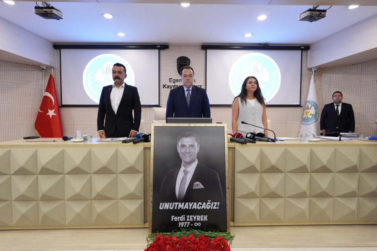 Başkan Dutlulu ile İlk Meclis Ferdi Zeyrek’i Anarak Başladı Başkan Besim Dutlulu: “Ferdi Başkan’ın bizi izlediğini biliyoruz”