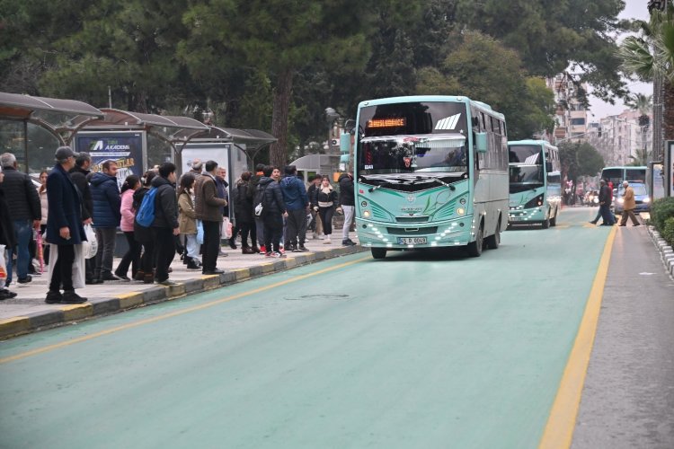 Büyükşehir Belediyesi YKS’de Öğrencilerin Yanında