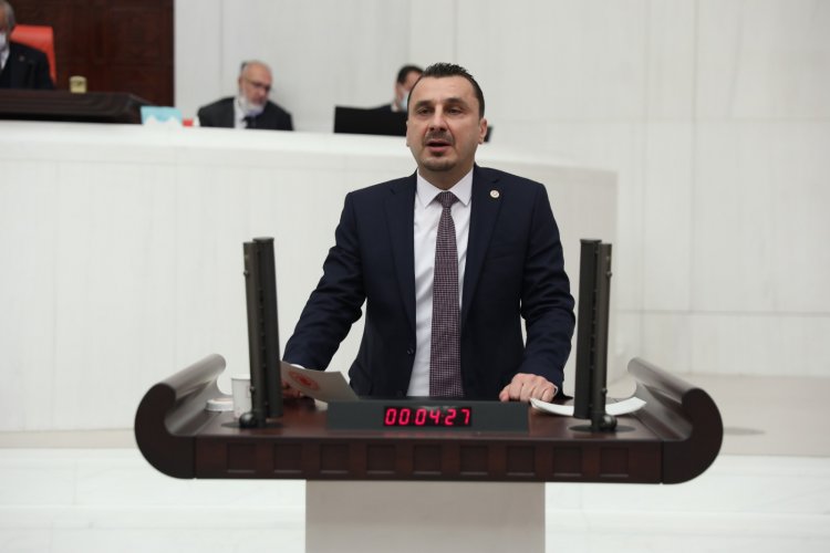 CHP’Lİ BAŞEVİRGEN: “EMEKLİ OLMAK ALMANYA’DA HUZURUN, TÜRKİYE’DE HAYATTA KALMA MÜCADELESİNİN ADI OLDU”