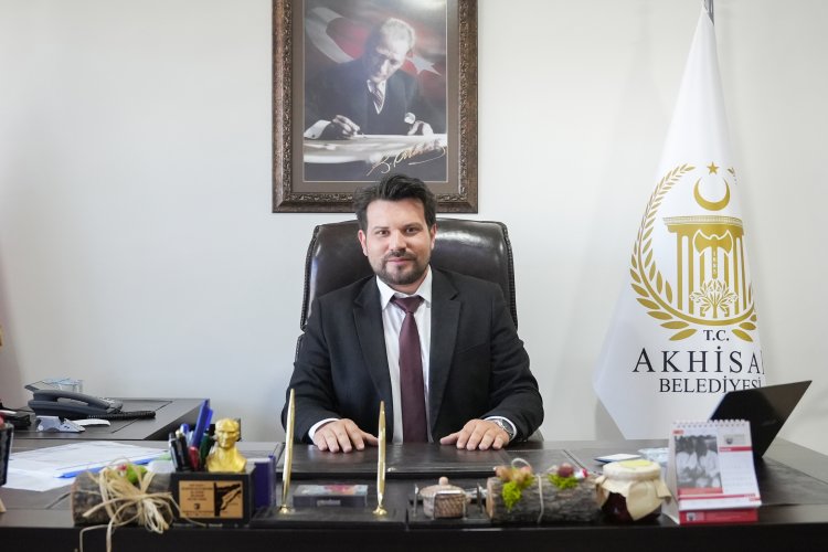 AKHİSAR BELEDİYESİ’NDE BİR DİĞER BELEDİYE BAŞKAN YARDIMCILIĞI GÖREVİNE EMRE OKKALI GETİRİLDİ