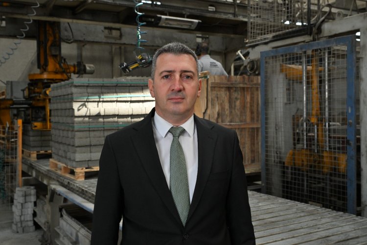 Manisa’nın Parke Taşları Büyükşehir’in Fabrikasından Bir Yılda 1 Milyon 280 Bin Metrekare Kilit Parke Taşı Üretildi
