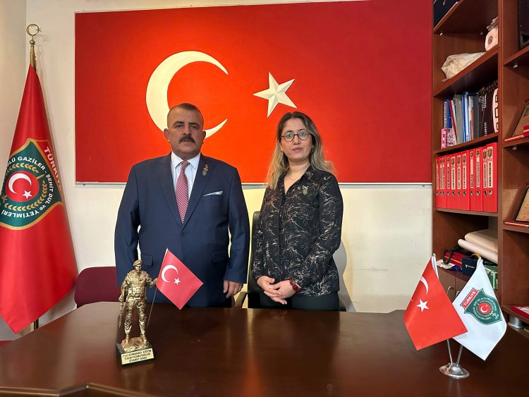 BİR BAYRAK DEVRİ, BİR HİZMET NÖBETİ