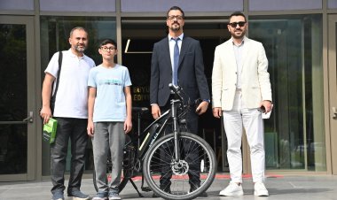 ‘Adımla Manisa’ Projesinde Elektrikli Bisikletler Sahiplerini Buldu