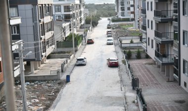 AKHİSAR’IN DÖRT BİR YANINDA ASFALT VE TAŞ DÖŞEME SEFERBERLİĞİ