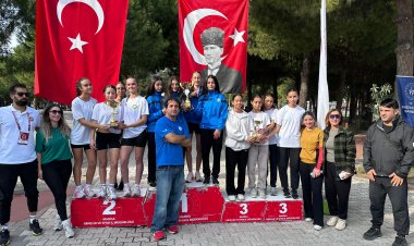 TÜRKİYE ATLETİZM FEDERASYONU  EŞREF AYDIN BÖLGESEL KROS LİGİ 2. GURUP YARIŞMALARI 8 İLDEN 50 TAKIMLA YAKLAŞIK 360 SPORCUNUN KATILIMIYLA AKHİSAR GÖLET MEVKİNDE GERÇEKLEŞTİRİLDİ.