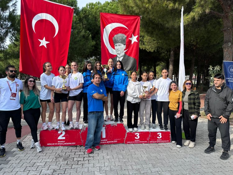 TÜRKİYE ATLETİZM FEDERASYONU  EŞREF AYDIN BÖLGESEL KROS LİGİ 2. GURUP YARIŞMALARI 8 İLDEN 50 TAKIMLA YAKLAŞIK 360 SPORCUNUN KATILIMIYLA AKHİSAR GÖLET MEVKİNDE GERÇEKLEŞTİRİLDİ.