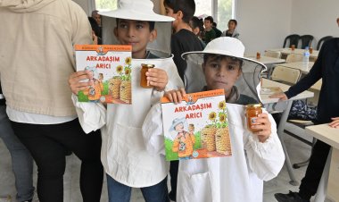 Minik Öğrenciler, Arıların Dünyasını İnceleyerek Öğrendi