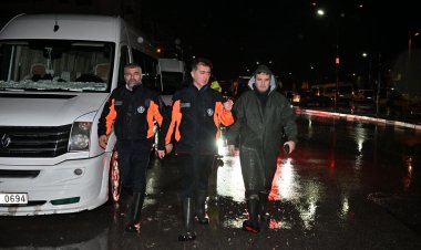 Manisa Büyükşehir ve MASKİ’den Yağış Mesaisi:  Ekipler Tüm Gece Sahadaydı