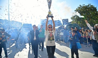 Akhisar Belediyesi Filenin Şampiyon Sultanlarını büyük bir gururla karşıladık!