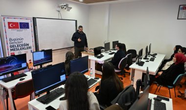 Manisa Büyükşehir’den Gençlere Dijital Gelecek Vizyonu