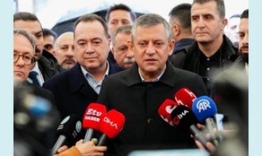 CHP GENEL BAŞKANI ÖZGÜR ÖZEL VE BAŞKAN BESİM DUTLULU MANİSALILARLA BAYRAMLAŞTI