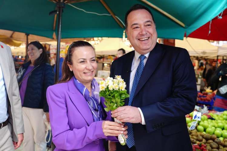 Başkan Dutlulu’dan8 Mart’a Çiçekli Kutlama