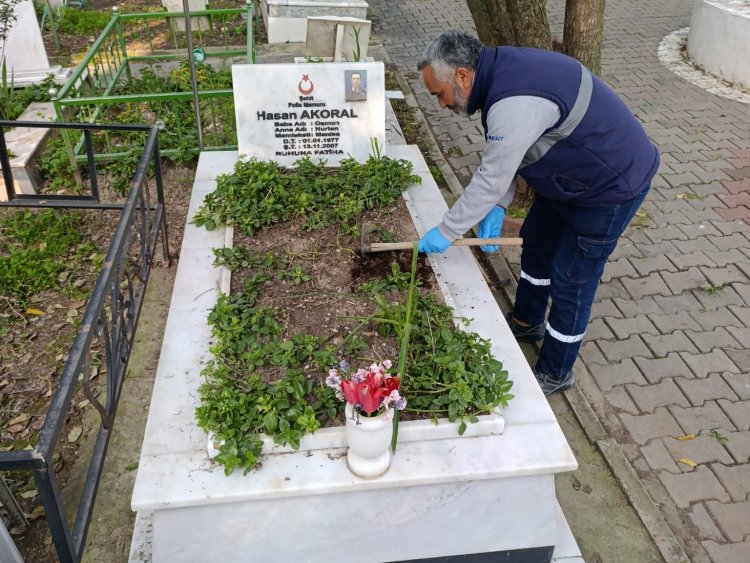 Manisa Büyükşehir BelediyesiŞehitlikleri 18 Mart’a Hazırladı