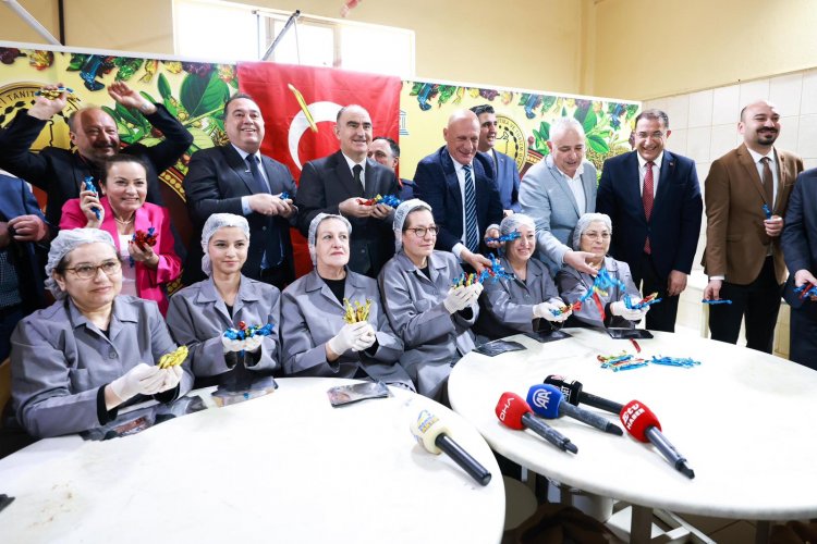 Halka Saçılacak10 Ton Mesir Macunu Dualarla Hazırlandı