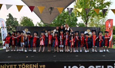Büyükşehir’inMinikleri Yıl Sonu Gösterisinde Alkış Topladı