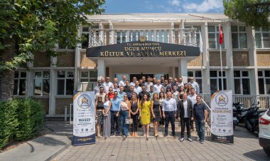 MANİSA EMLAKÇILARI AKHİSAR'DA BULUŞTU: ODA KURULUŞ SÜRECİNDE TARİHİ EŞİK AŞILDI