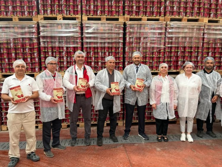 Manisa Tarım ve Orman Müdürü Mehmet Karayılan’dan Akhisar’daki Zer Salça İşletmesine